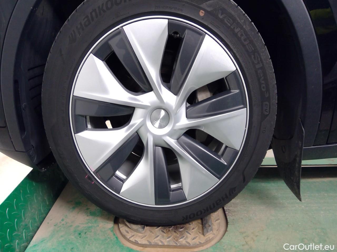  Tesla  Model Y  Long-Range AWD #29