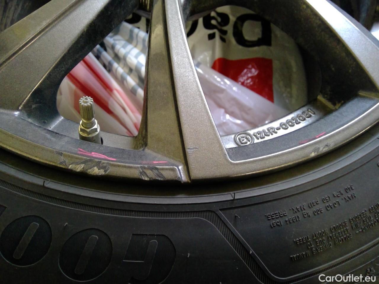  Tesla  Model Y  Long-Range AWD #1