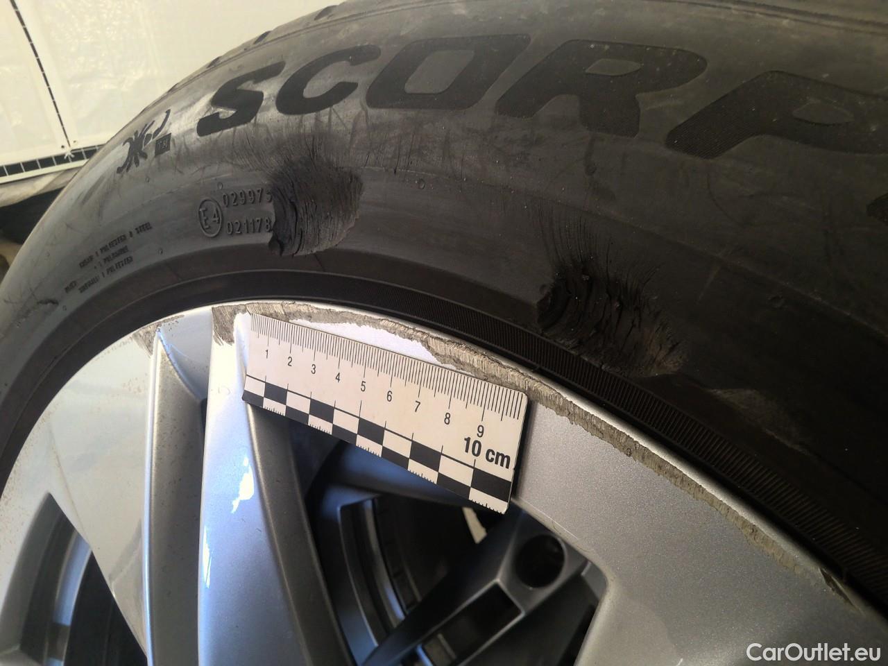  Skoda  ENYAQ  iV80 5d #17