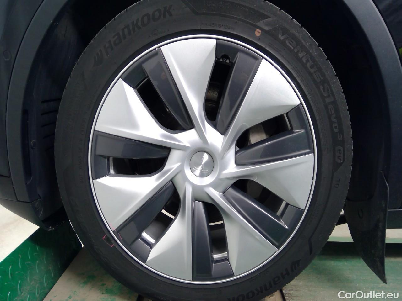  Tesla  Model Y  Long-Range AWD #31