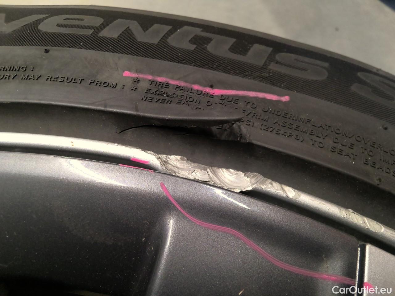  Tesla  Model Y  75kWh Long-Range AWD #11