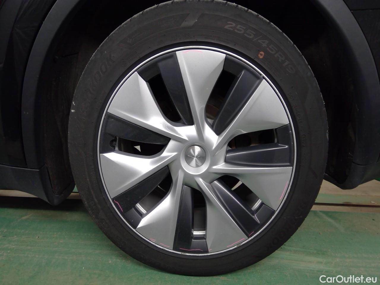  Tesla  Model Y  Long-Range AWD #25