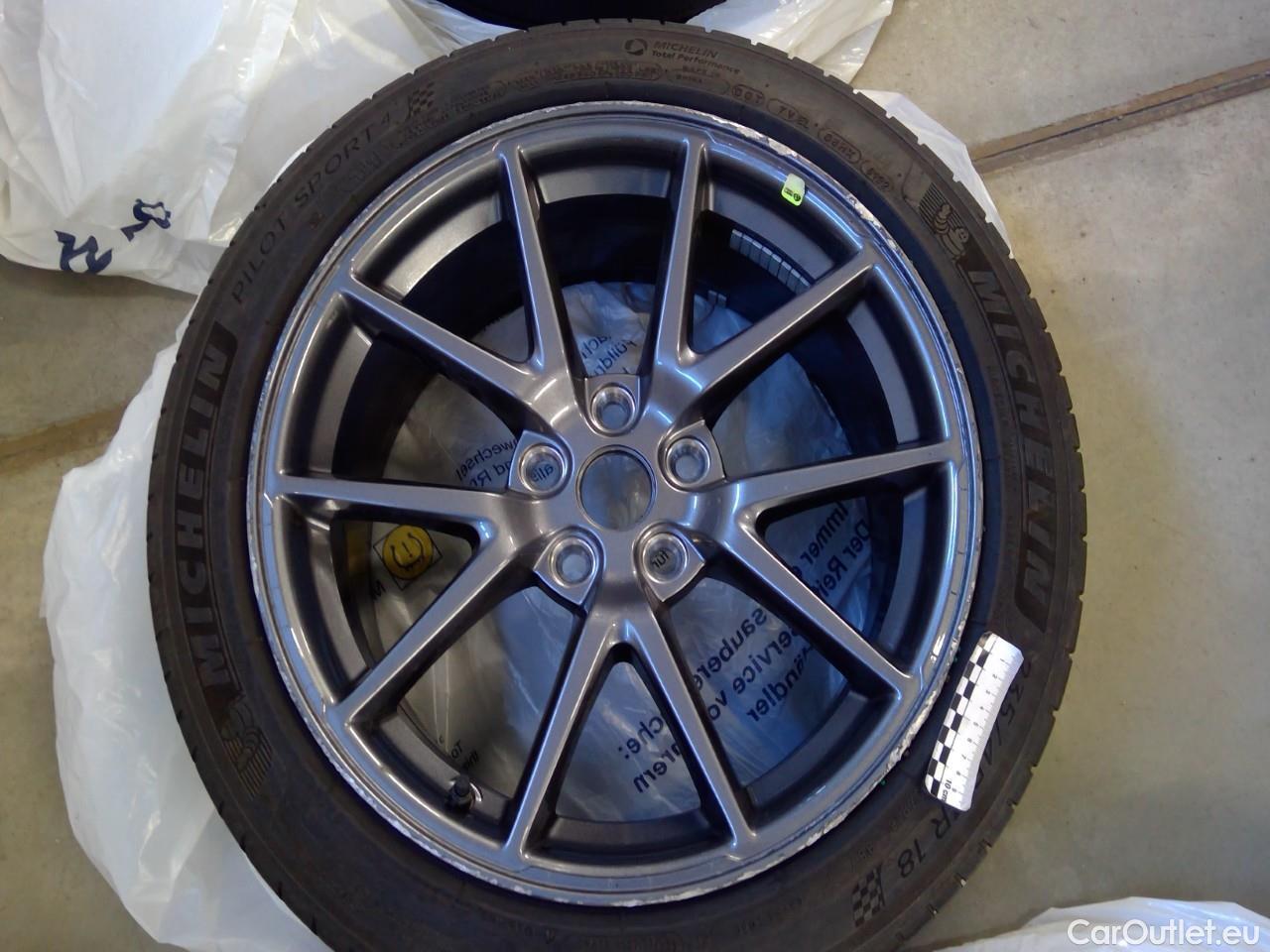  Tesla  Model 3  75kWh Long-Range #4