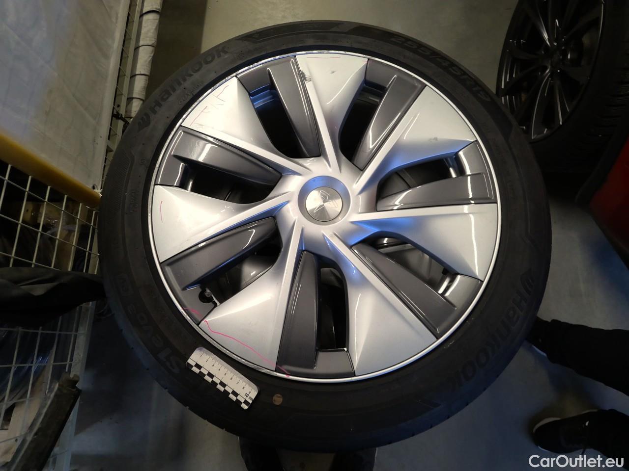  Tesla  Model Y  75kWh Long-Range AWD #6