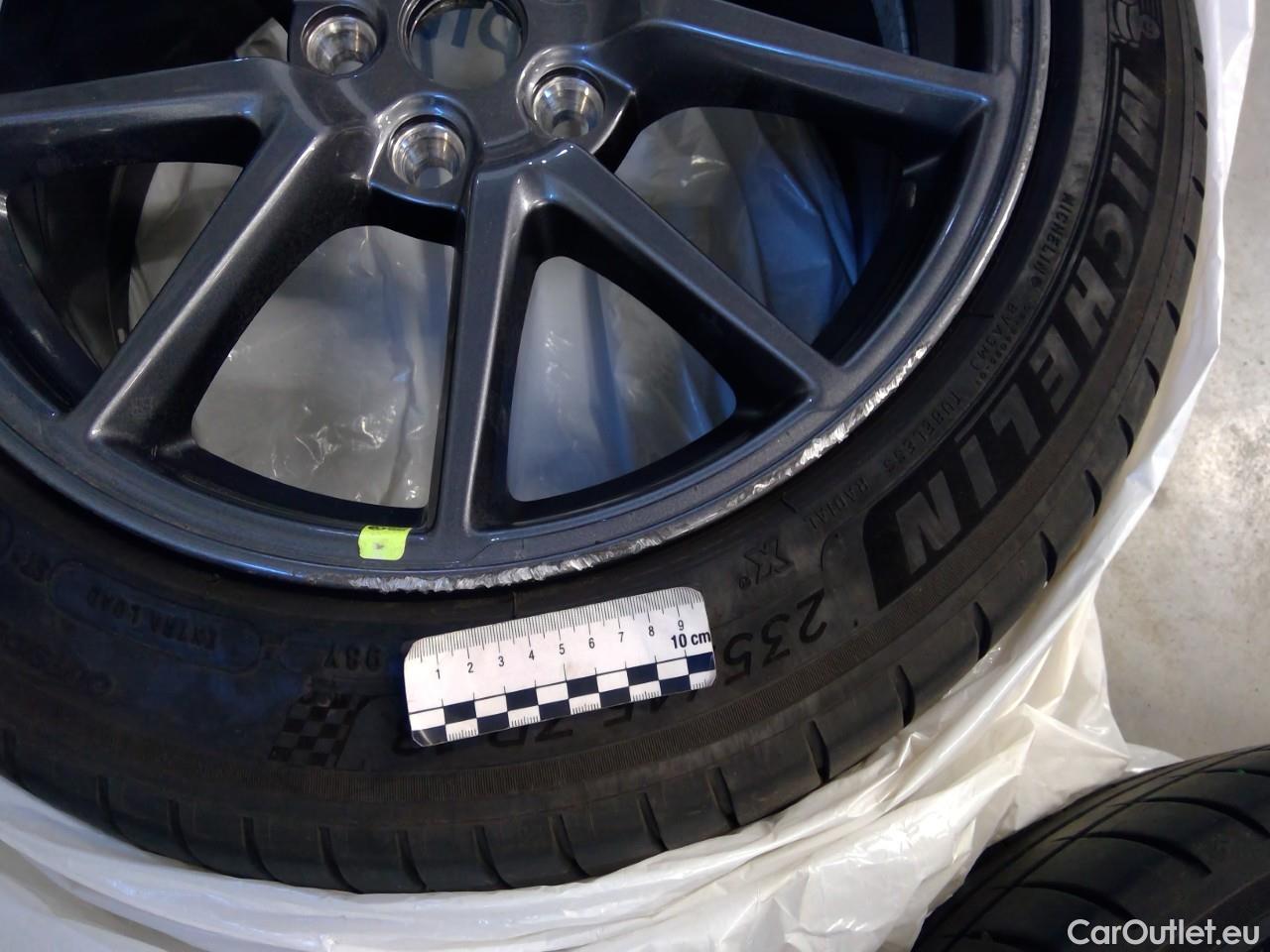  Tesla  Model 3  75kWh Long-Range #7