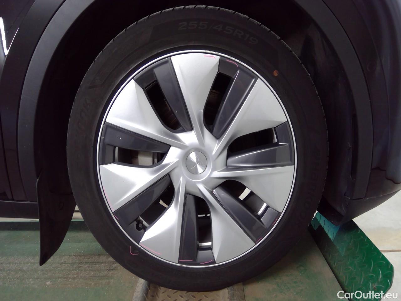  Tesla  Model Y  Long-Range AWD #11