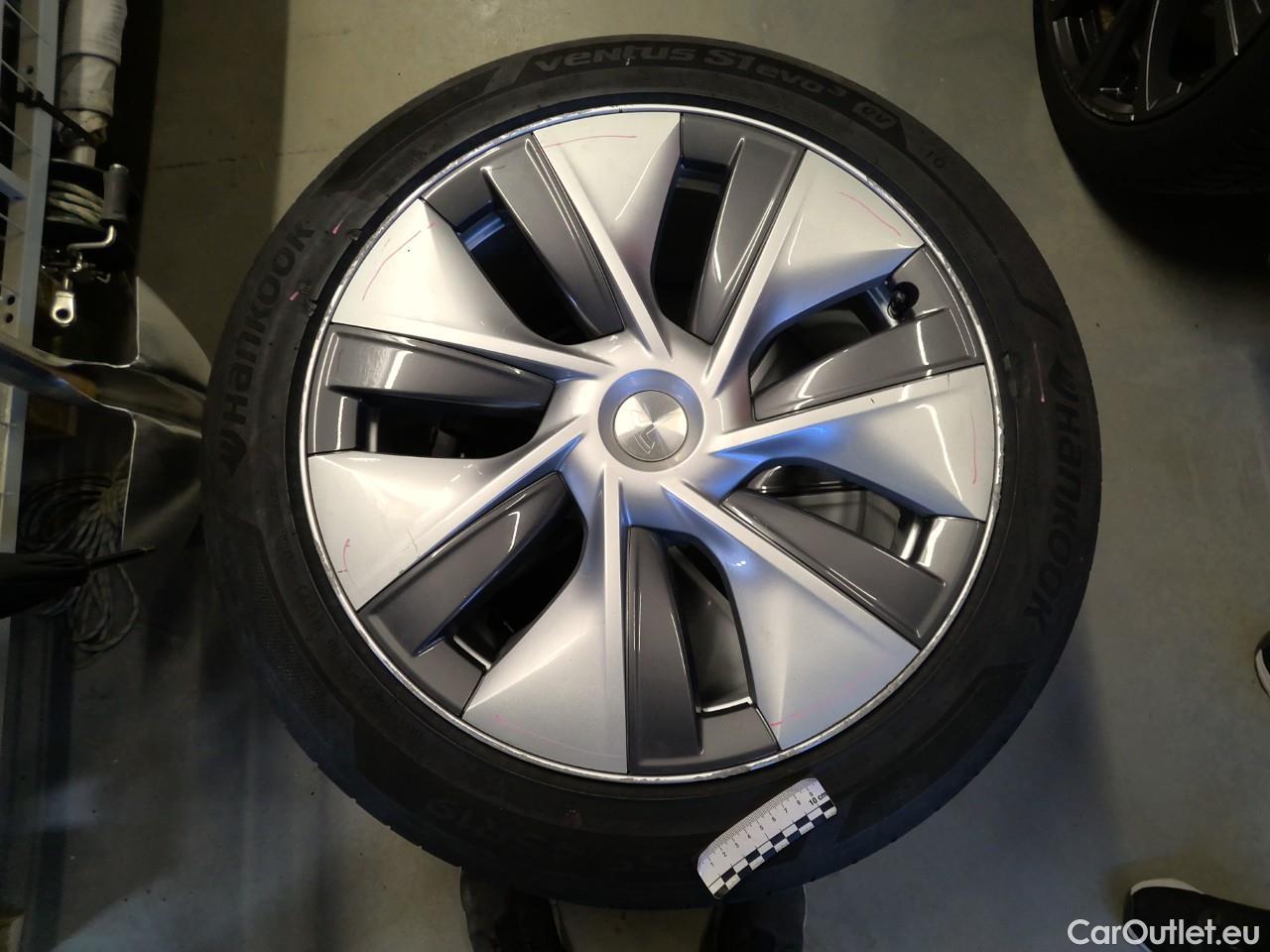  Tesla  Model Y  75kWh Long-Range AWD #4