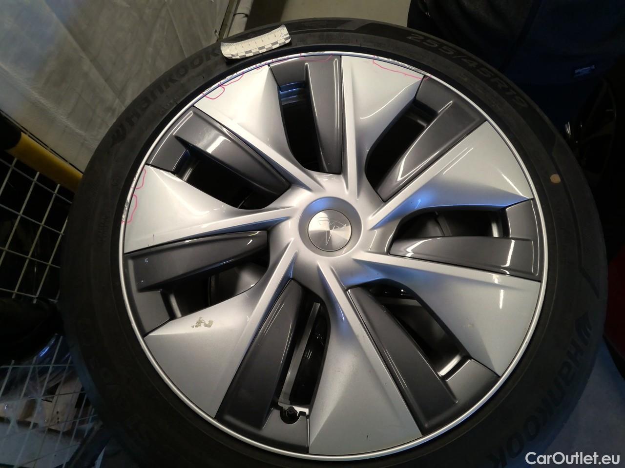  Tesla  Model Y  75kWh Long-Range AWD #1