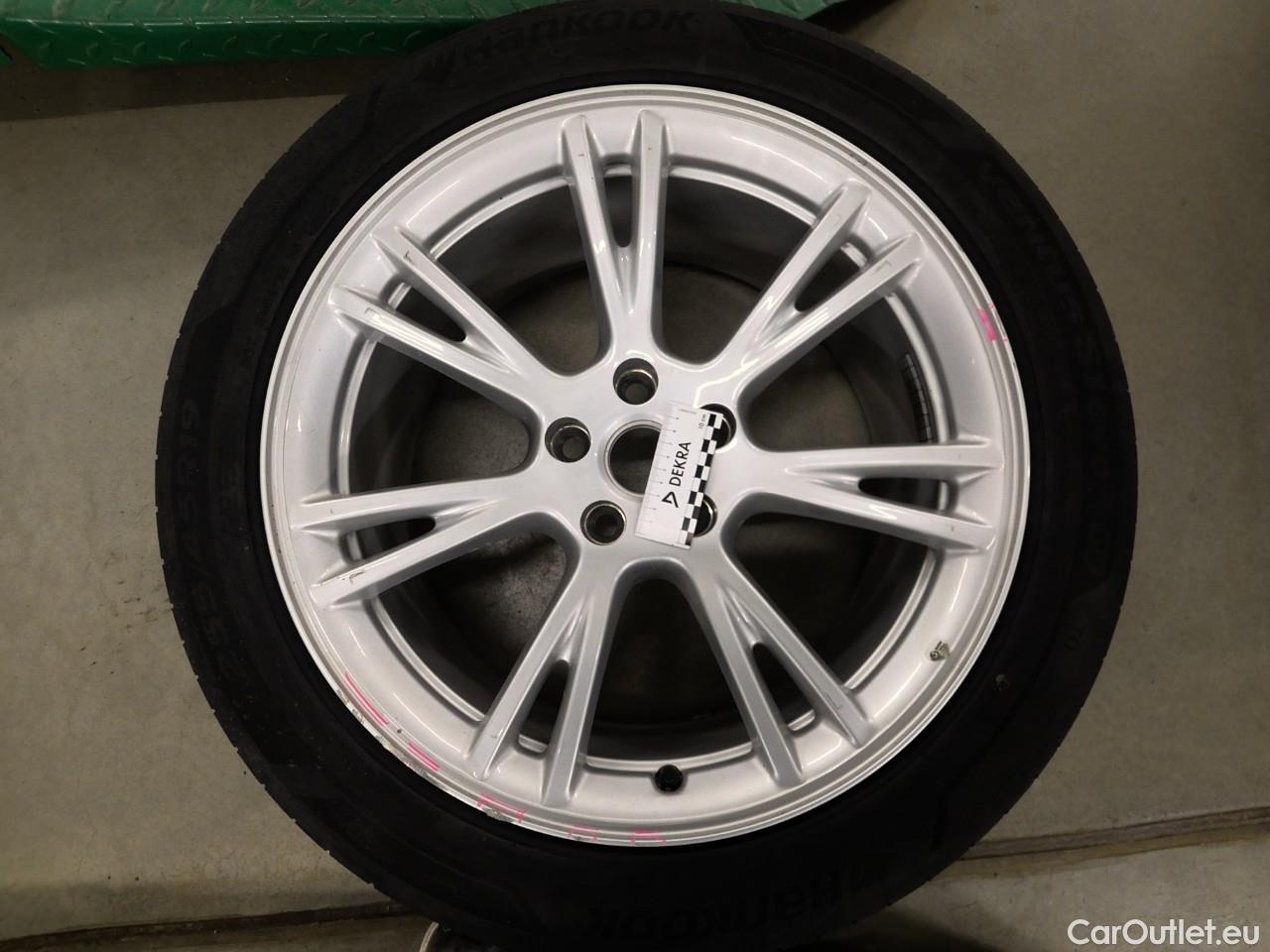  Tesla  Model Y  75kWh Long-Range AWD #10