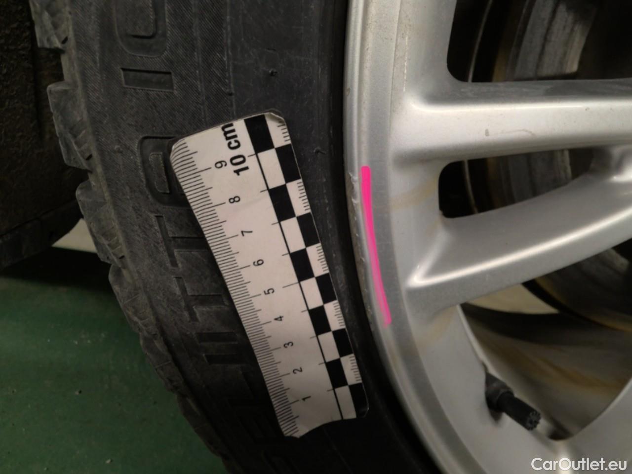  Tesla  Model Y  Long-Range AWD #12