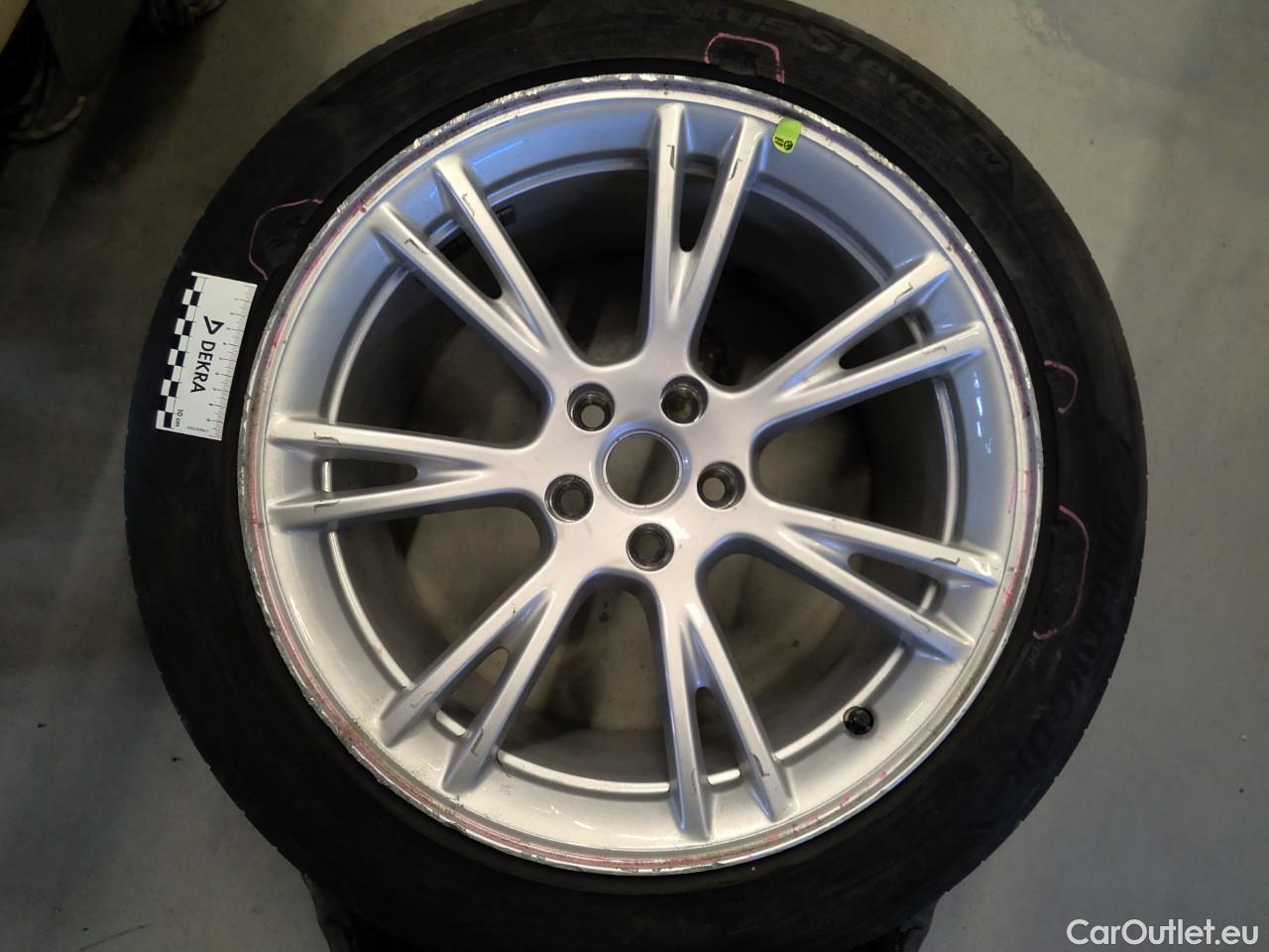  Tesla  Model Y  75kWh Long-Range AWD #8