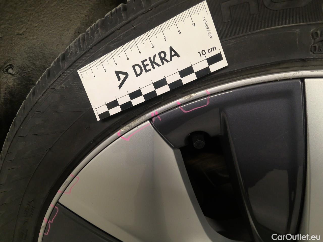  Tesla  Model Y  75kWh Long-Range AWD #24