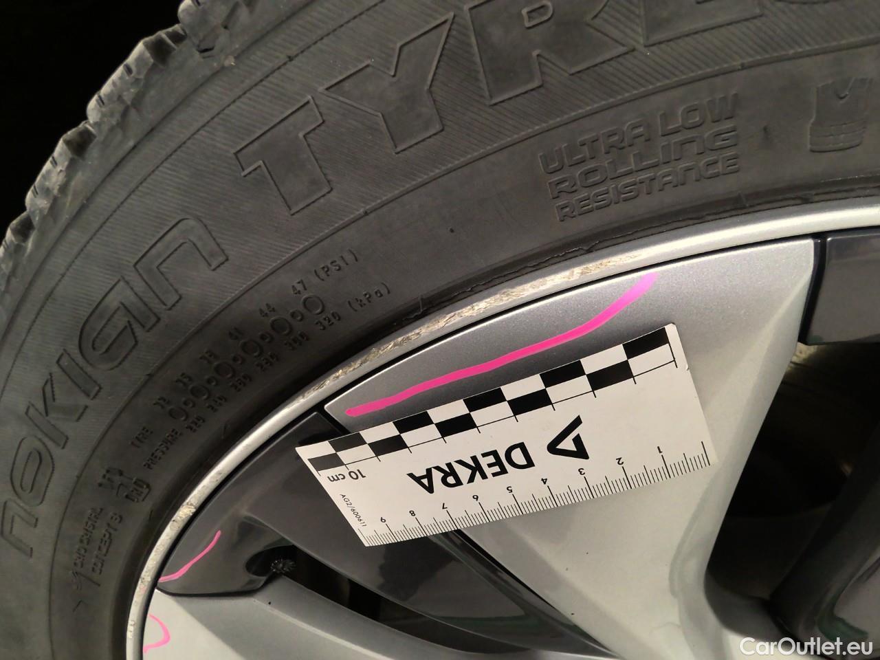  Tesla  Model Y  75kWh Long-Range AWD #28