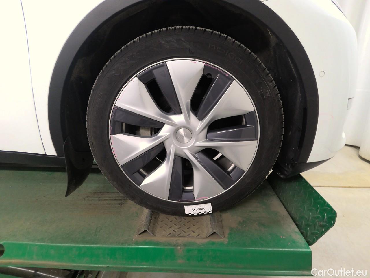  Tesla  Model Y  75kWh Long-Range AWD #15