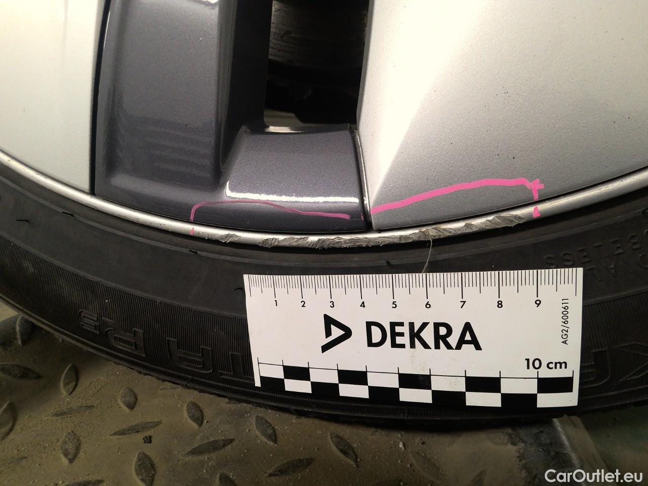  Tesla  Model Y  75kWh Long-Range AWD #16