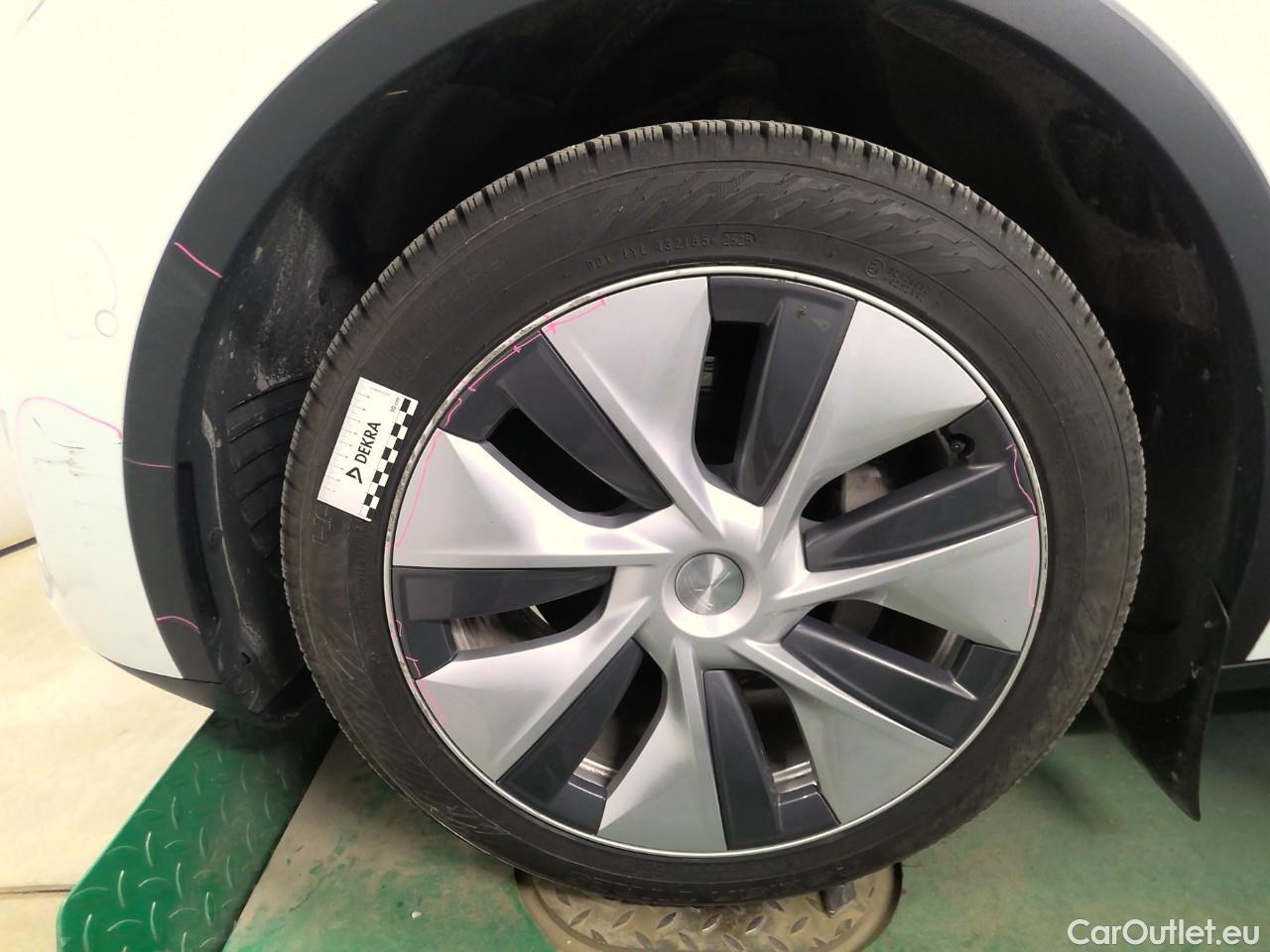  Tesla  Model Y  75kWh Long-Range AWD #37