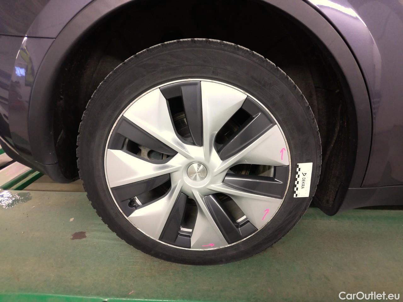  Tesla  Model Y  75kWh Long-Range AWD #30