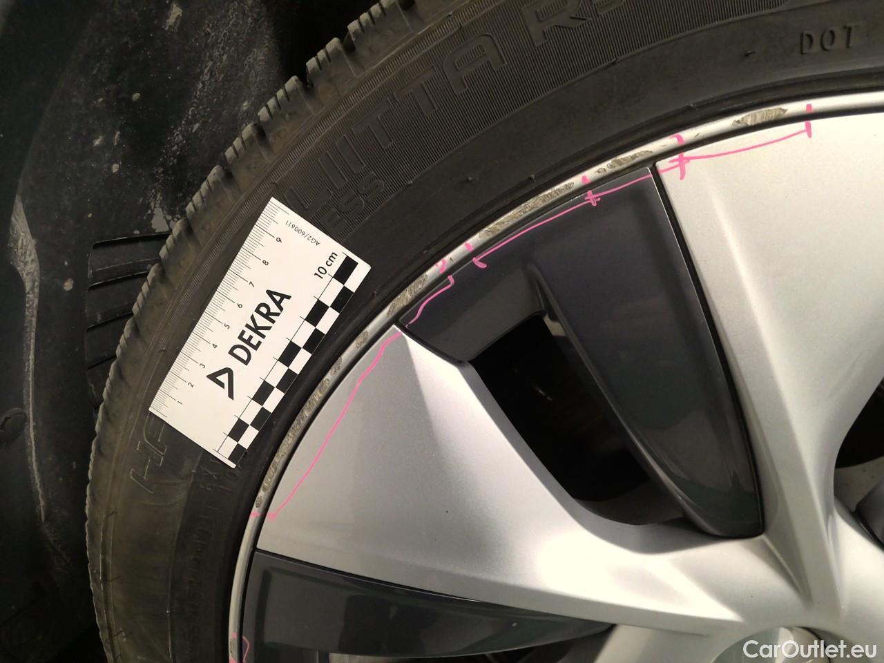  Tesla  Model Y  75kWh Long-Range AWD #36