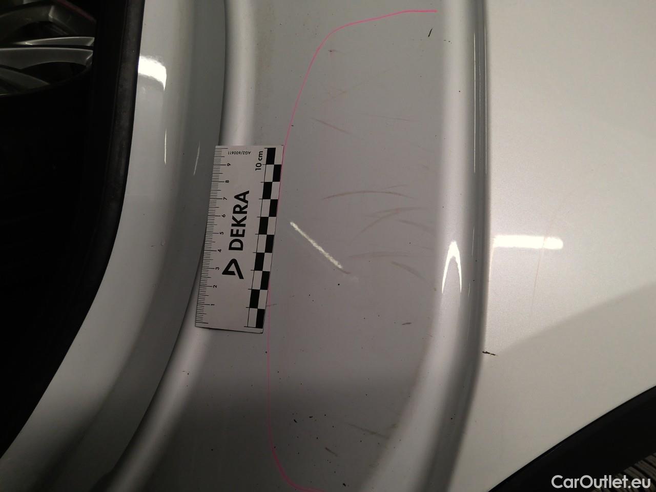  Tesla  Model Y  75kWh Long-Range AWD #32