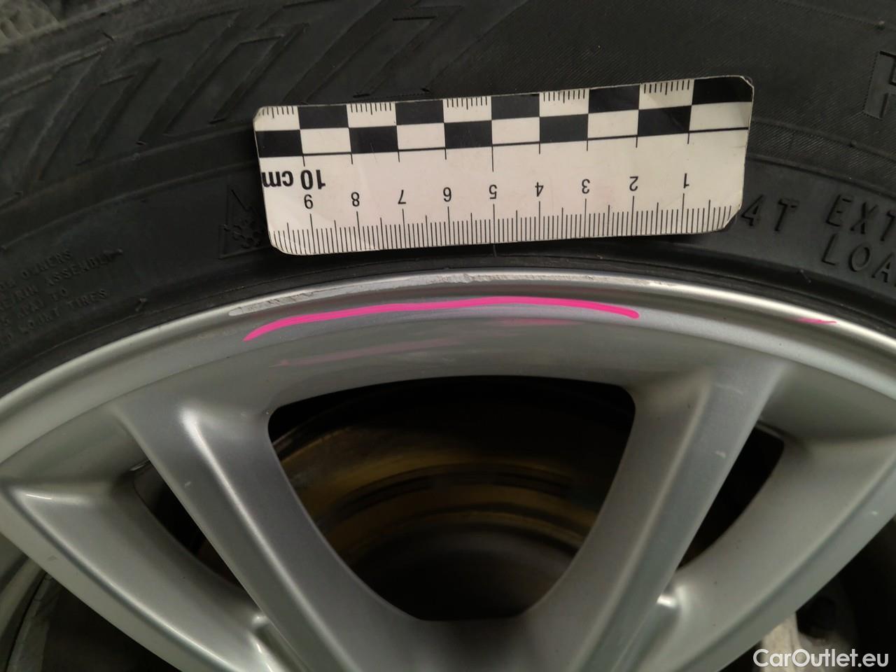  Tesla  Model Y  Long-Range AWD #13