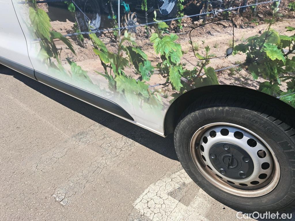  Opel  Vivaro OPEL  / 2019 / 4P / furgón 1.5 Diésel 88kW (120CV) M Std Select #6