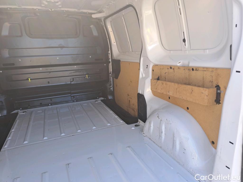  Opel  Vivaro OPEL  / 2019 / 4P / furgón 1.5 Diésel 88kW (120CV) M Std Select #29