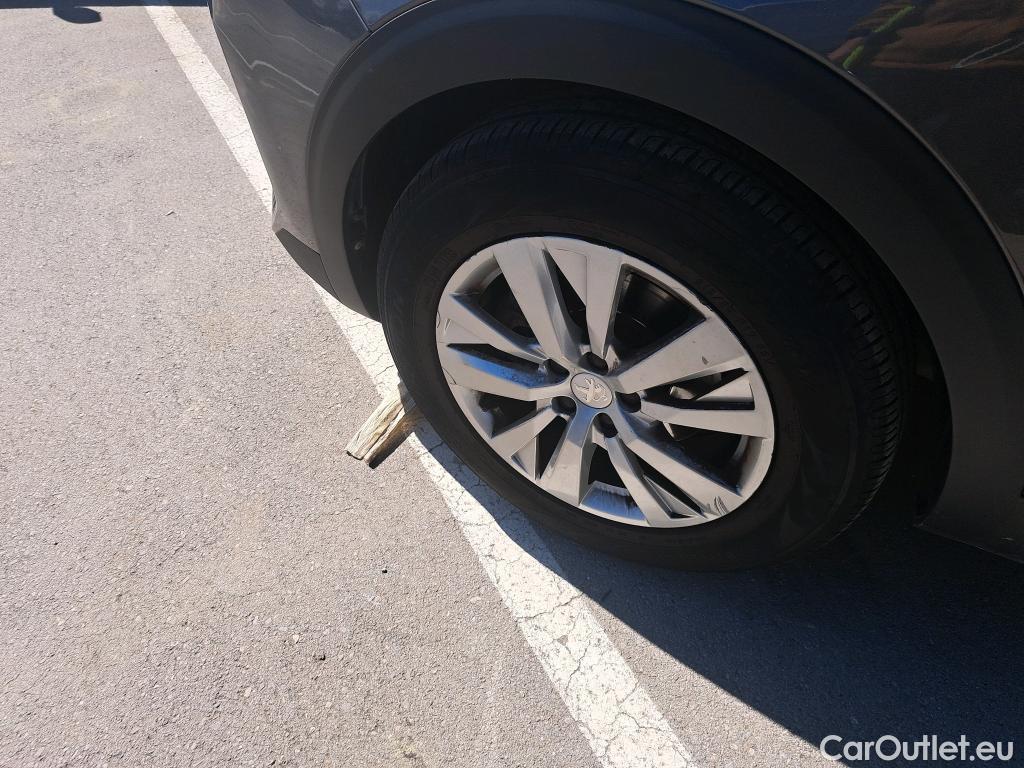  Peugeot  3008 PEUGEOT  / 2020 / 5P / todoterreno 1.5 BlueHDi 96kW (130CV) S&S Active Pack #31