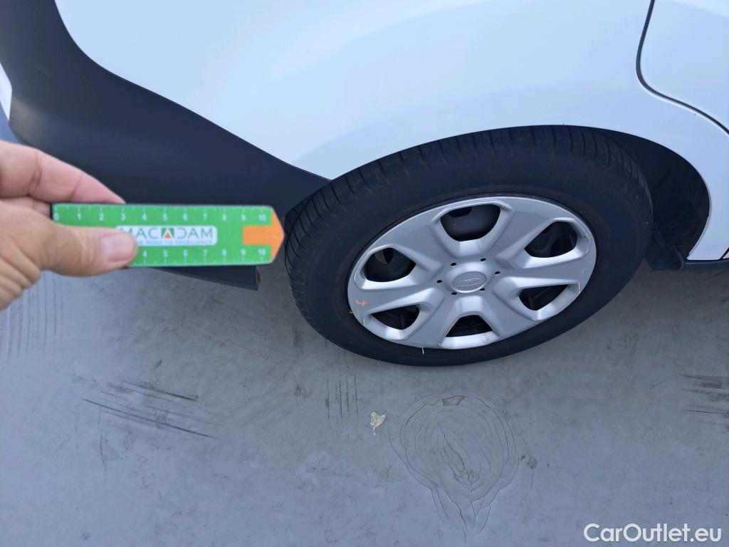  Ford  Transit FORD  Courier/2014/4P/furgón der.turis Van 1.5 TDCi 75kW Trend #18