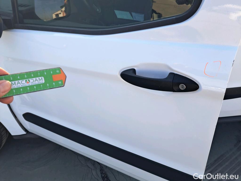 Ford  Transit FORD  Courier/2014/4P/furgón der.turis Van 1.5 TDCi 75kW Trend #27