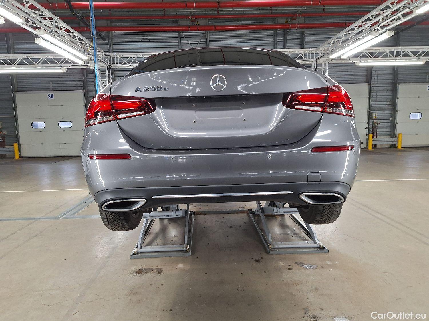  Mercedes  A-Klasse Mercedes, A-Class Berline '18, Mercedes-Benz  Limousine A 250e Business S #13