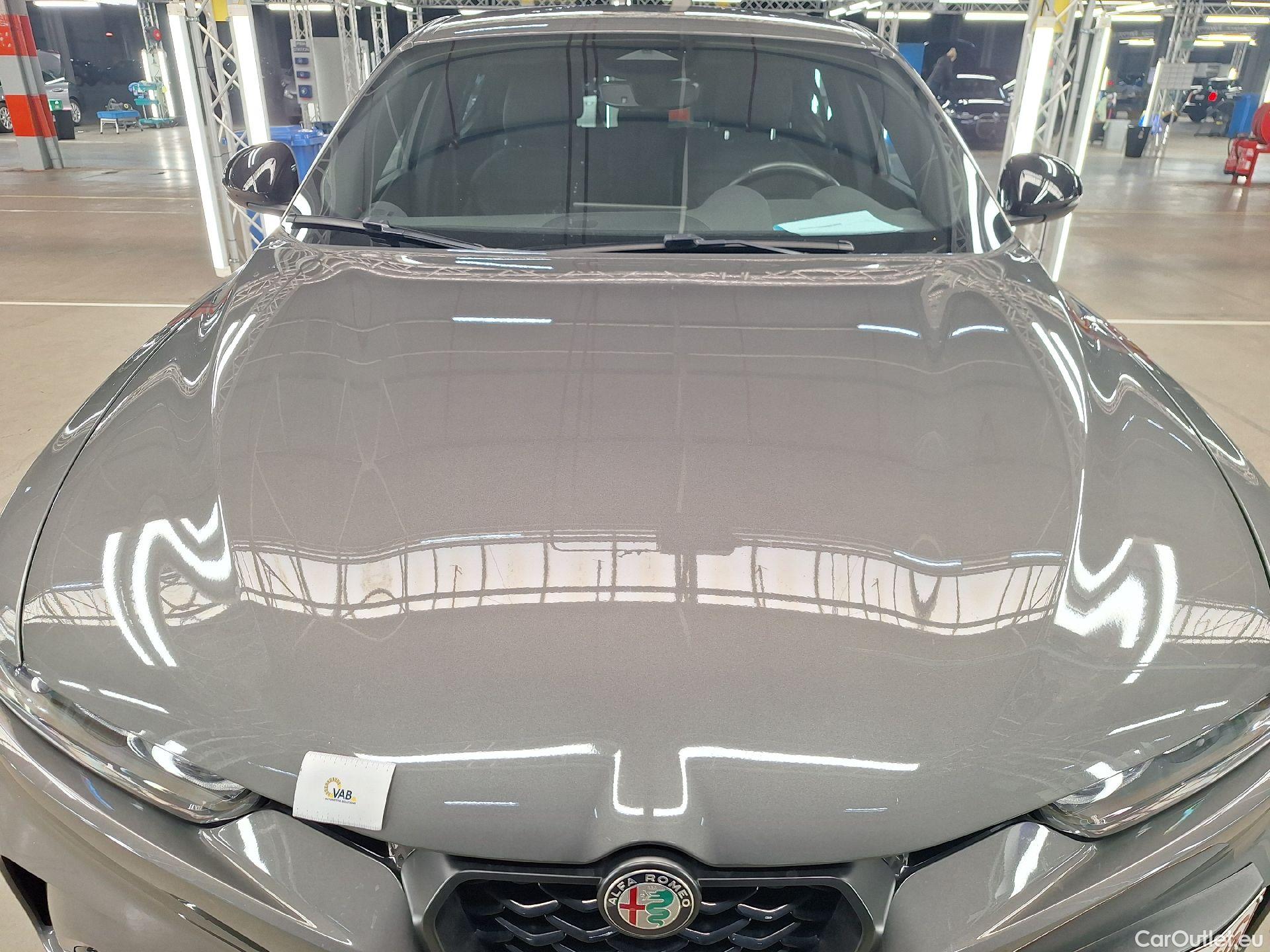  Alfa Romeo  TONALE Alfa Romeo,  '22 PHEV, Alfa Romeo  1.3 T280 PHEV Q4 Veloce 5d #39