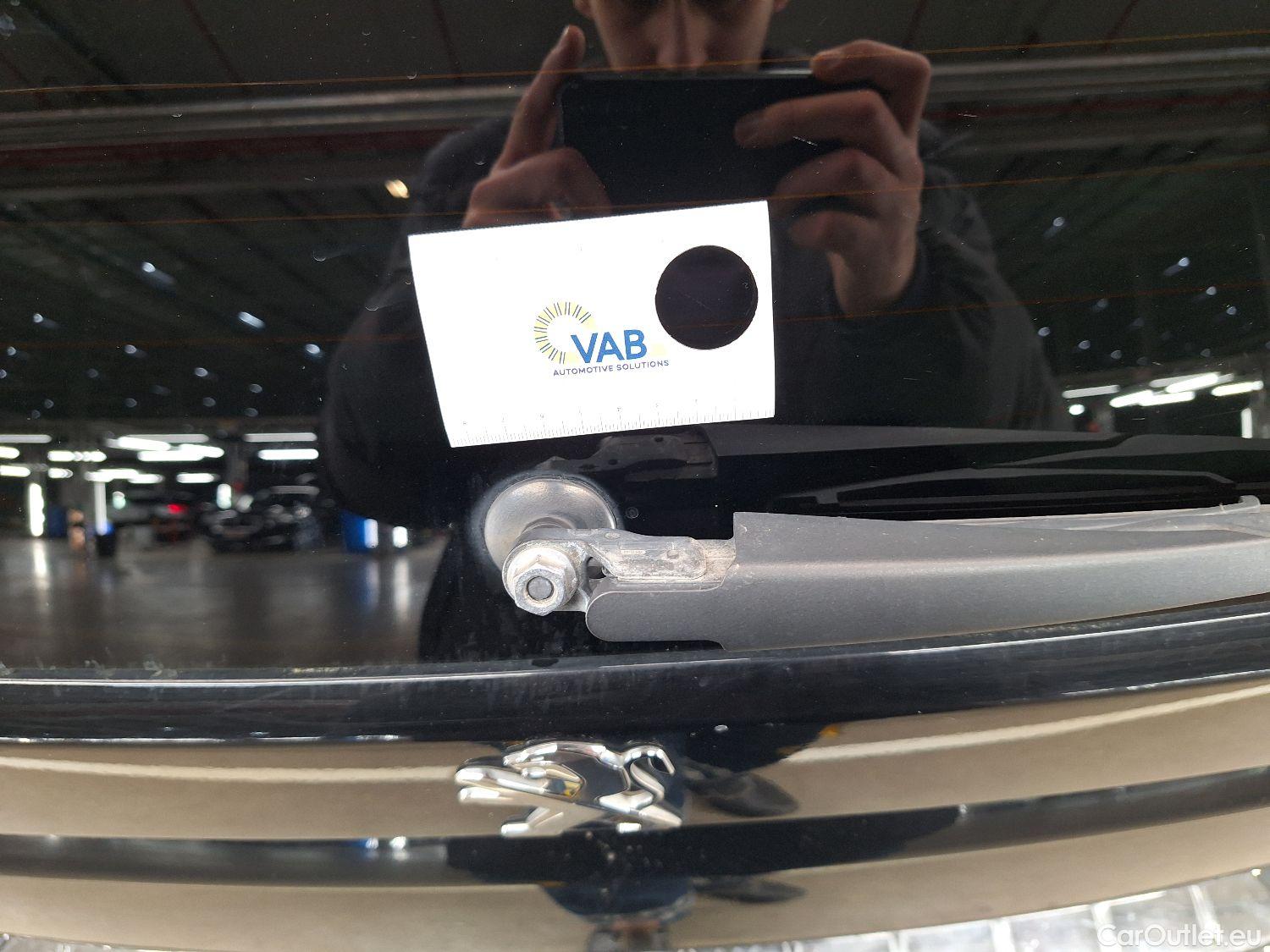  Peugeot  5008 Peugeot,  '16, Peugeot  1.5 BlueHDi 96kW S&S EAT8 GT Line 5d - NO COC #75