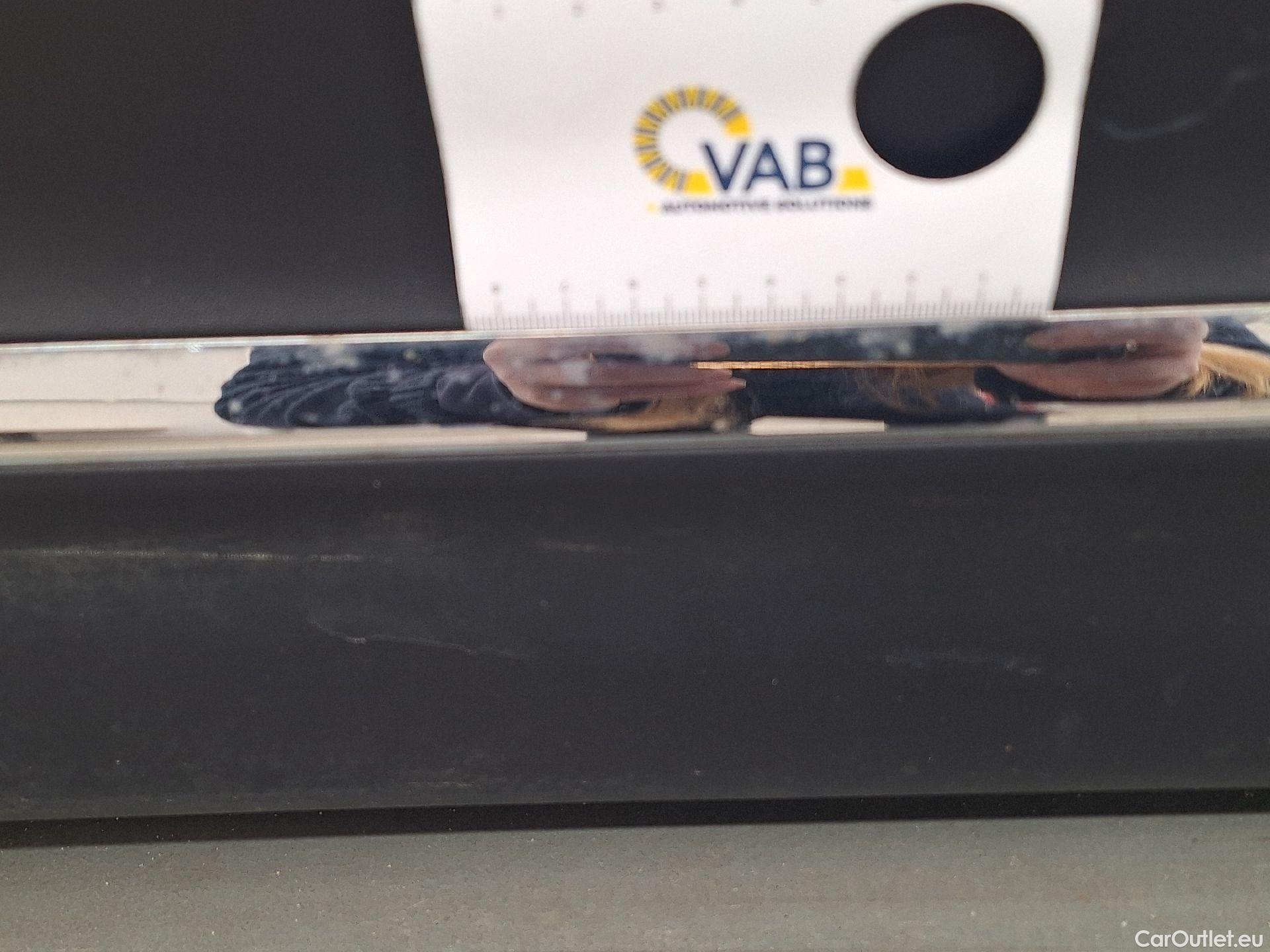  Mercedes  GLB Mercedes,  '19, Mercedes-Benz   200 d Business Solution 5d #65