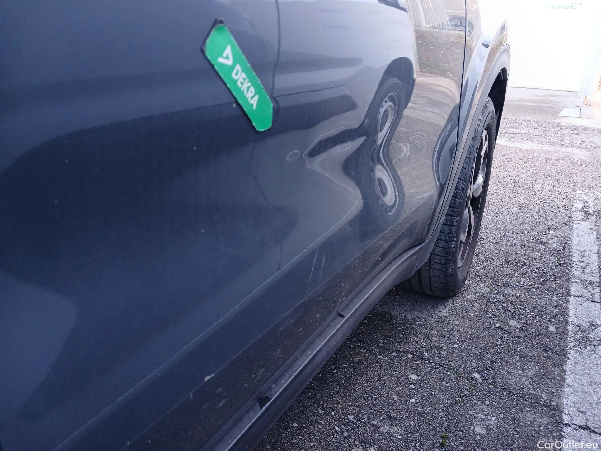  KIA  Sportage KIA  1.6MHEV Drive 100kW(136CV) 4x2(Crist Tintados) #28