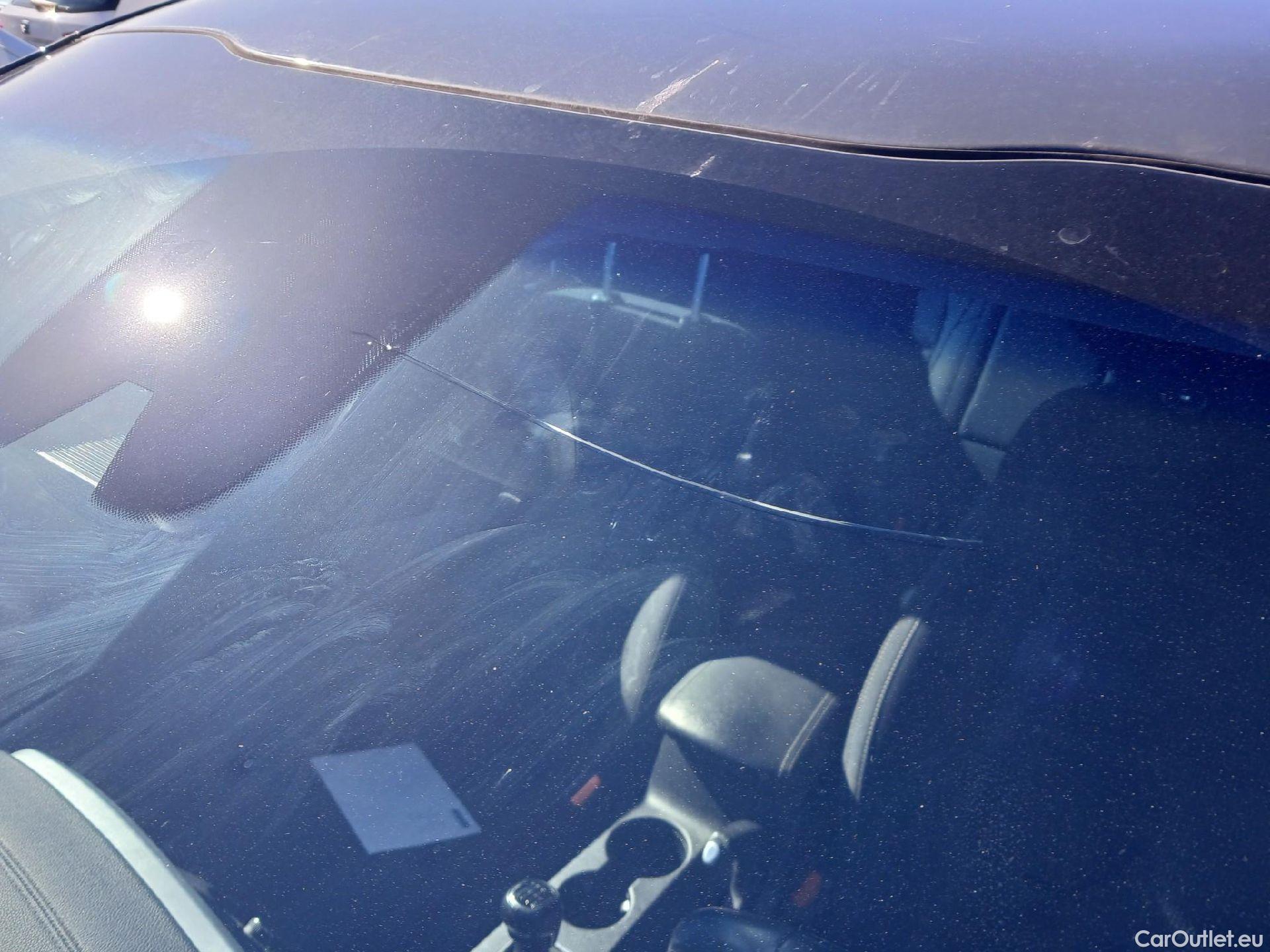  KIA  Sportage KIA  1.6MHEV Drive 100kW(136CV) 4x2(Crist Tintados) #31