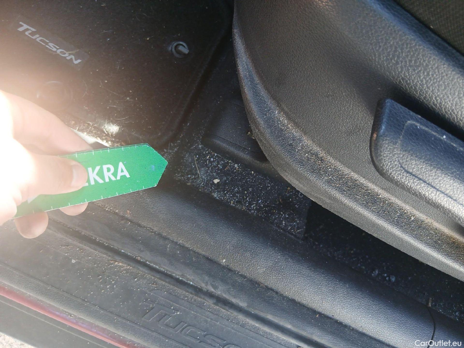  Hyundai  Tucson HYUNDAI  / 2018 / 5P / todoterreno  CRDI 1.6 116 CV 48V 4X2 SLE(SP)(SL) #48