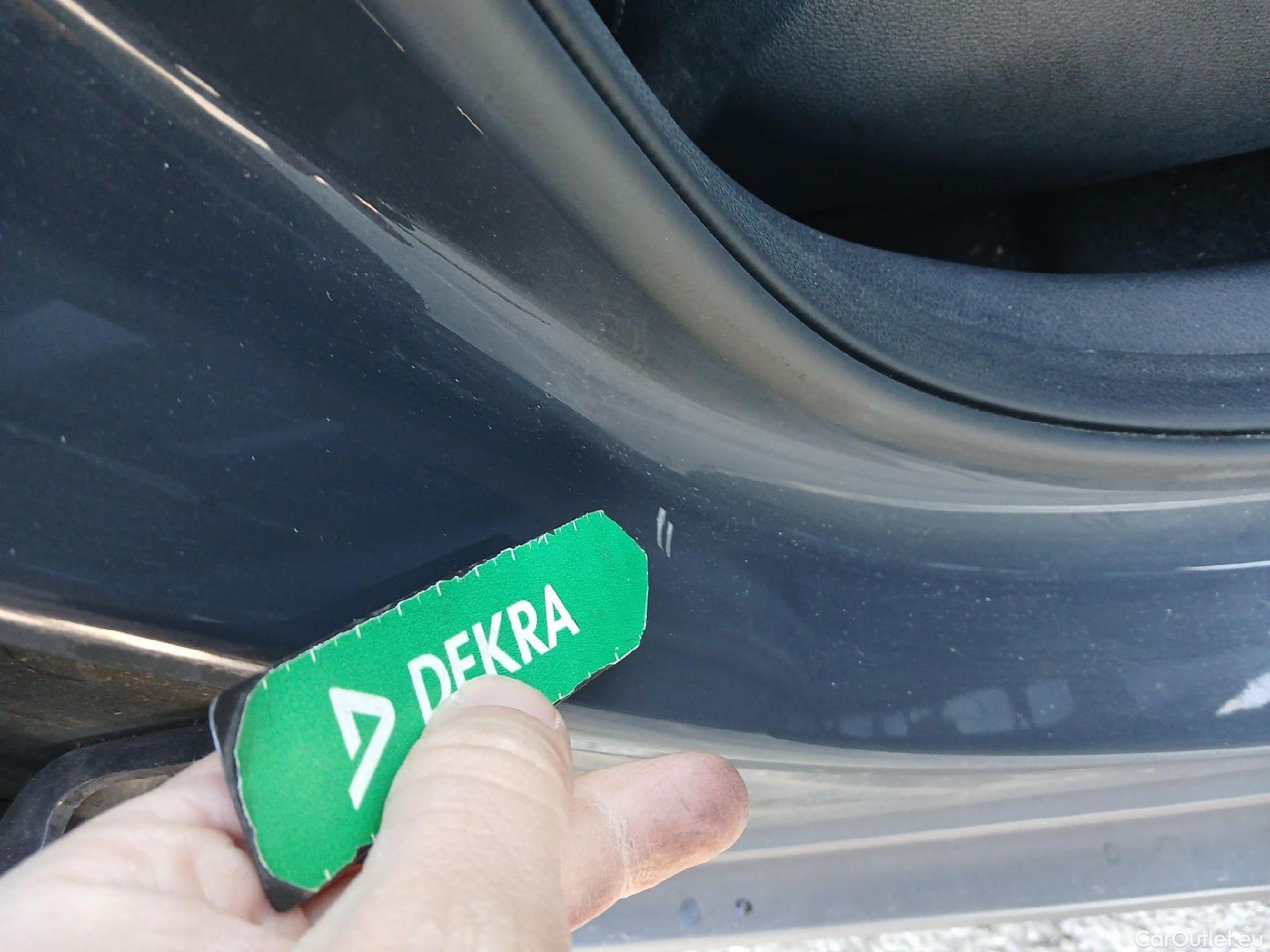  KIA  Sportage KIA  1.6MHEV Drive 100kW(136CV) 4x2(Crist Tintados) #35