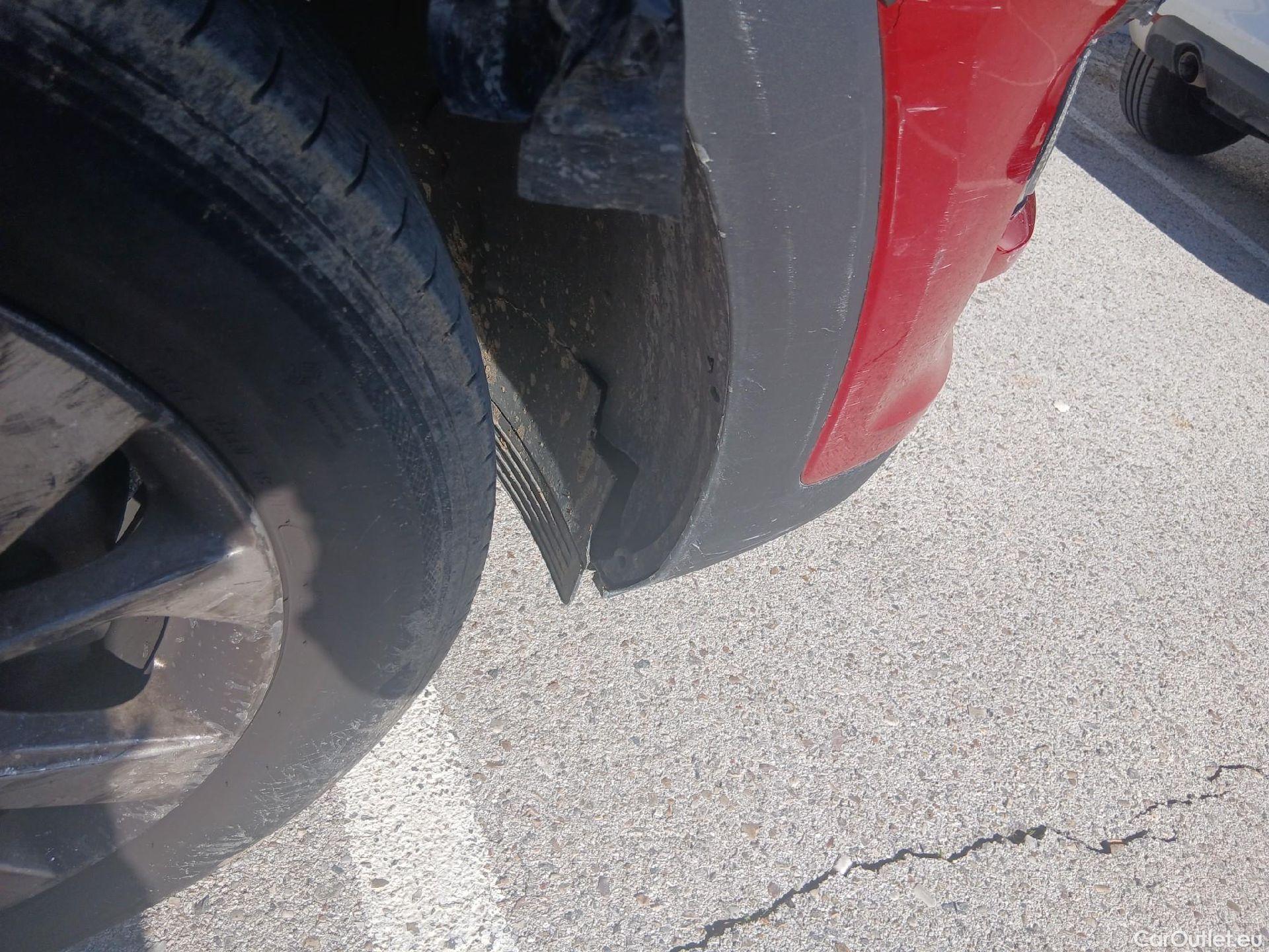  Hyundai  Tucson HYUNDAI  / 2018 / 5P / todoterreno  CRDI 1.6 116 CV 48V 4X2 SLE(SP)(SL) #46