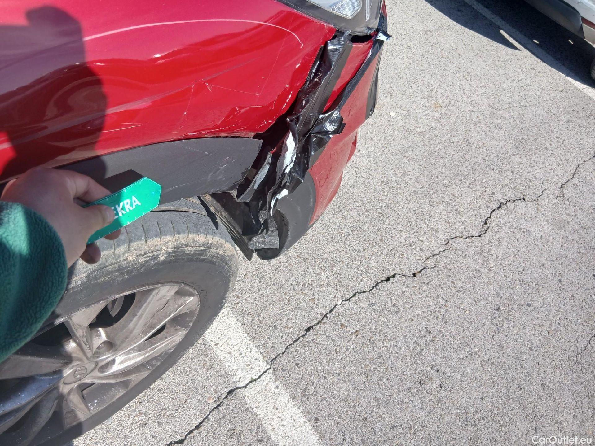  Hyundai  Tucson HYUNDAI  / 2018 / 5P / todoterreno  CRDI 1.6 116 CV 48V 4X2 SLE(SP)(SL) #42