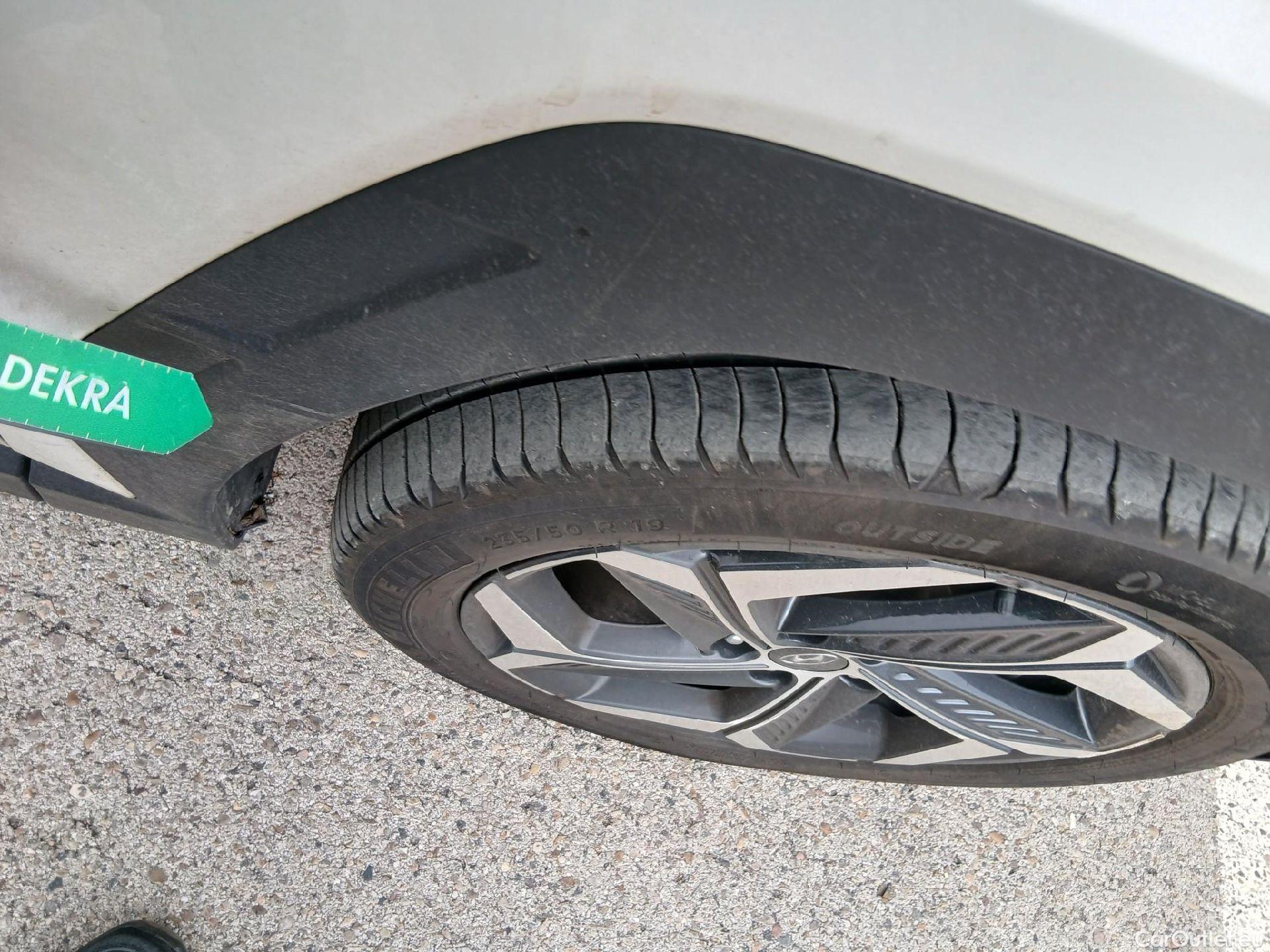  Hyundai  Tucson HYUNDAI  / 2020 / 5P / todoterreno 1.6 TGDI 169kW HEV Tecno Auto 2C #19