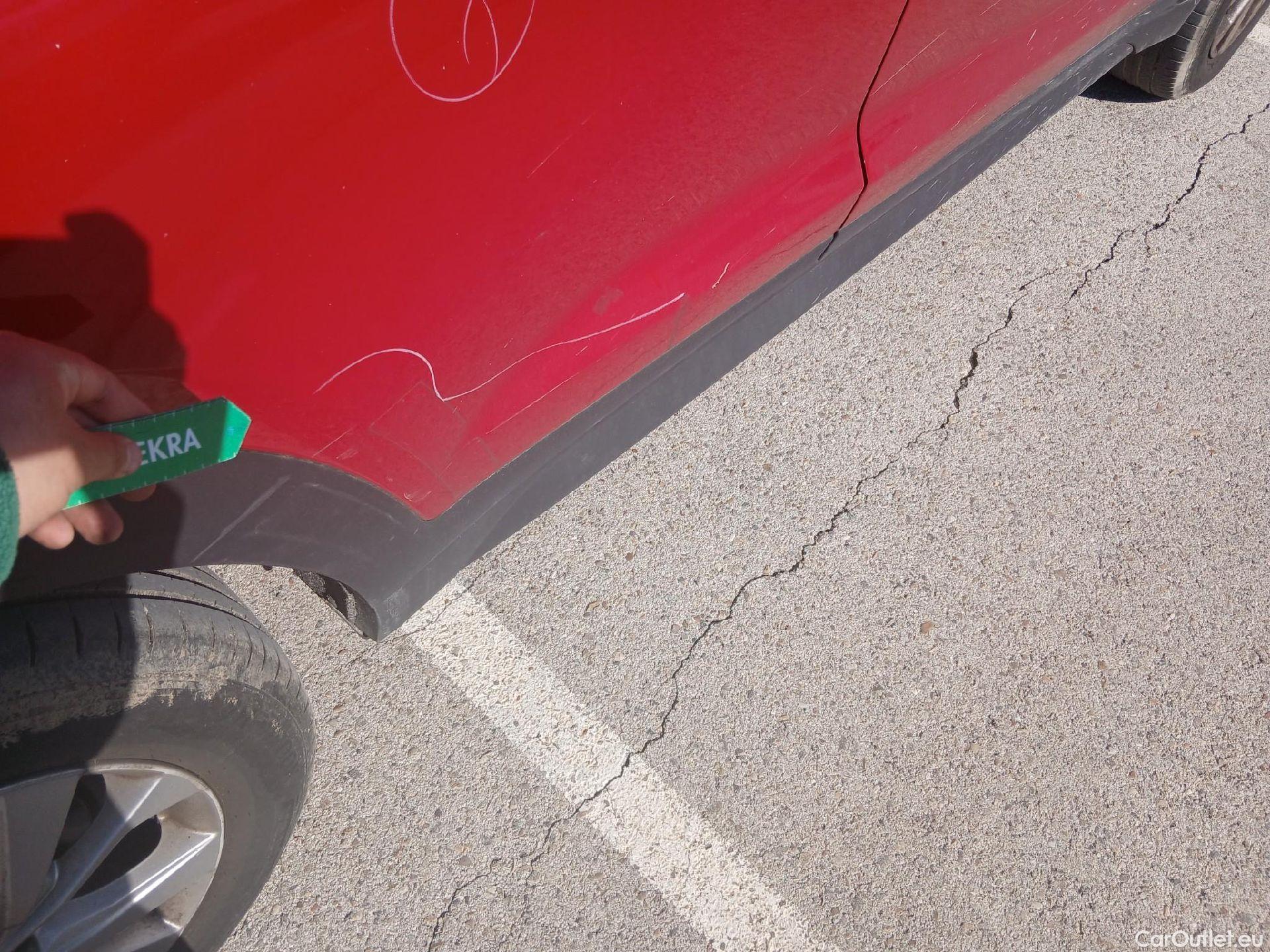  Hyundai  Tucson HYUNDAI  / 2018 / 5P / todoterreno  CRDI 1.6 116 CV 48V 4X2 SLE(SP)(SL) #30