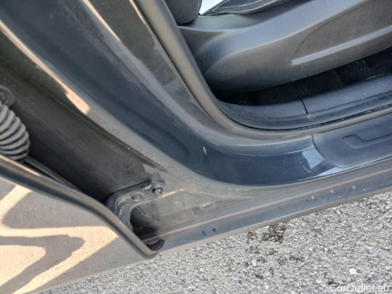  KIA  Sportage KIA  1.6MHEV Drive 100kW(136CV) 4x2(Crist Tintados) #34