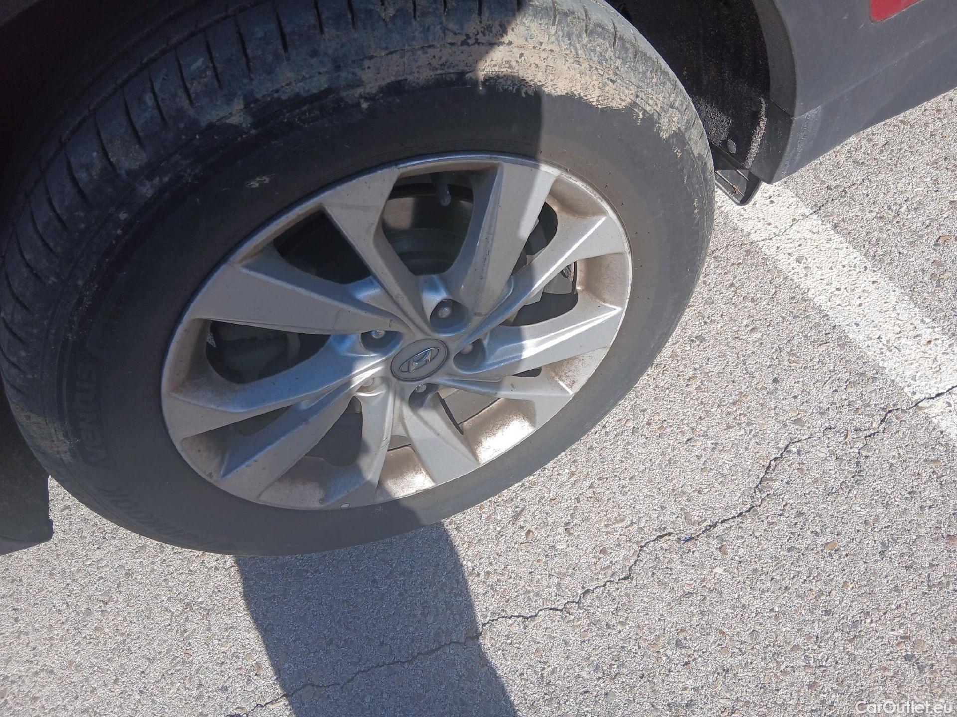  Hyundai  Tucson HYUNDAI  / 2018 / 5P / todoterreno  CRDI 1.6 116 CV 48V 4X2 SLE(SP)(SL) #35