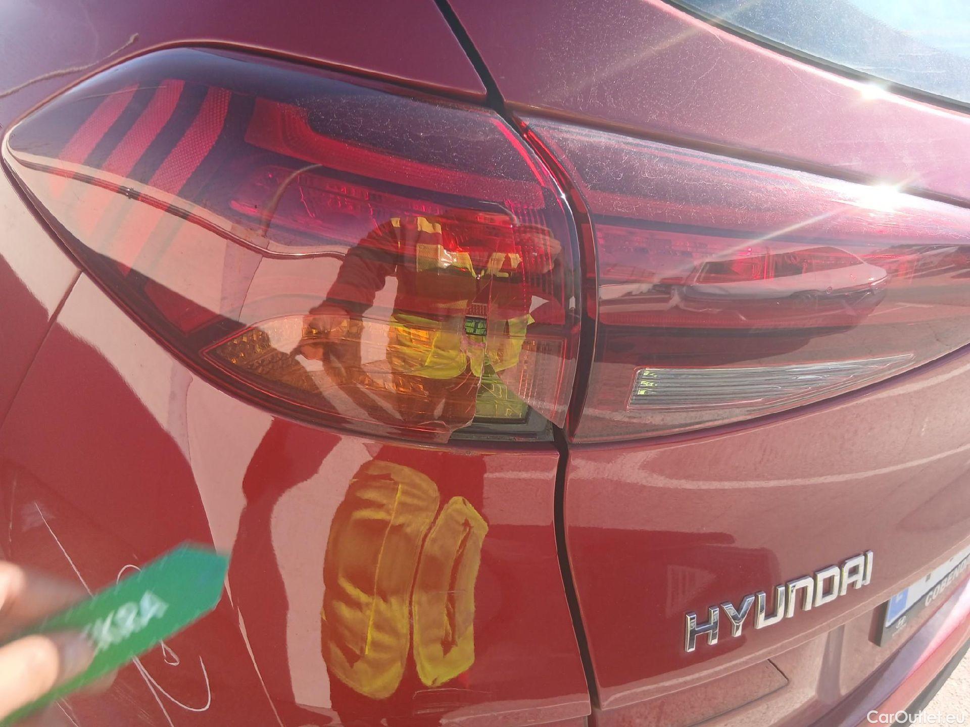  Hyundai  Tucson HYUNDAI  / 2018 / 5P / todoterreno  CRDI 1.6 116 CV 48V 4X2 SLE(SP)(SL) #25