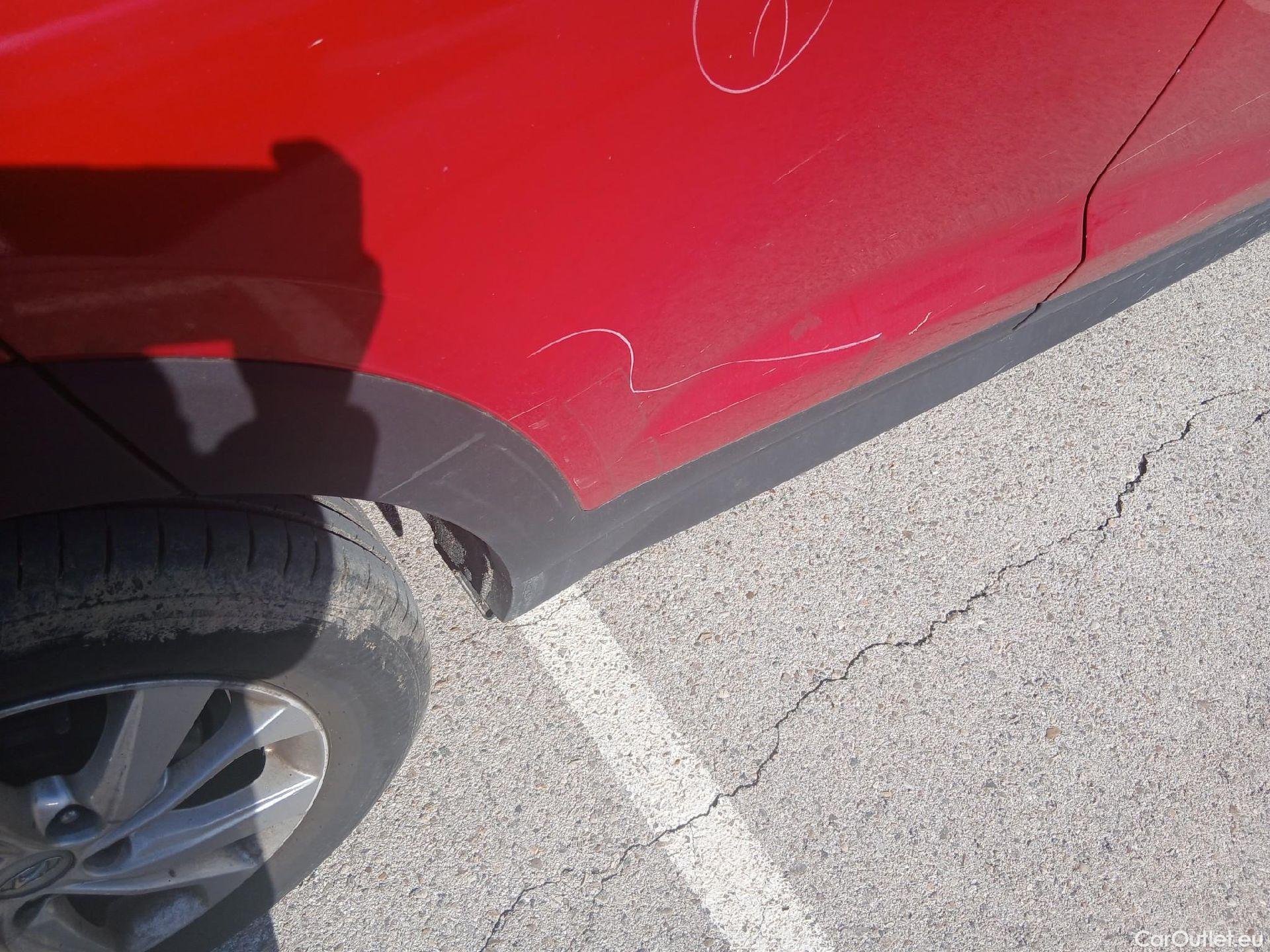  Hyundai  Tucson HYUNDAI  / 2018 / 5P / todoterreno  CRDI 1.6 116 CV 48V 4X2 SLE(SP)(SL) #33