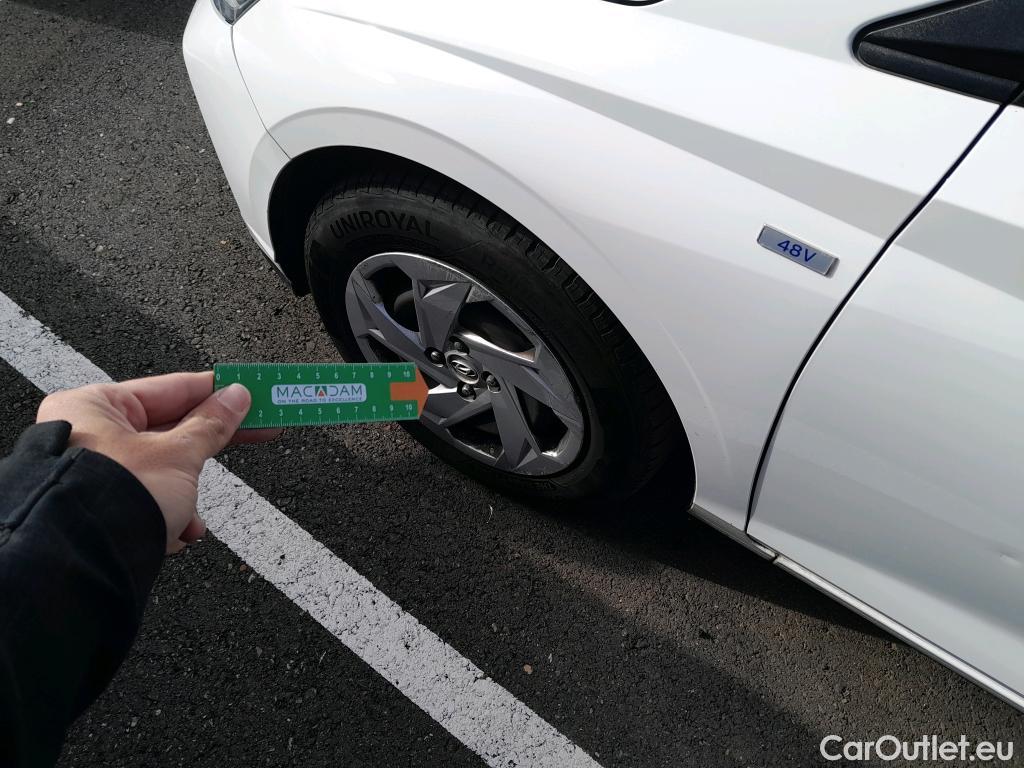  Hyundai  i20 HYUNDAI  / 2020 / 5P / berlina con portón 1.0 TGDI 74kW (100CV) 48V Essence #37