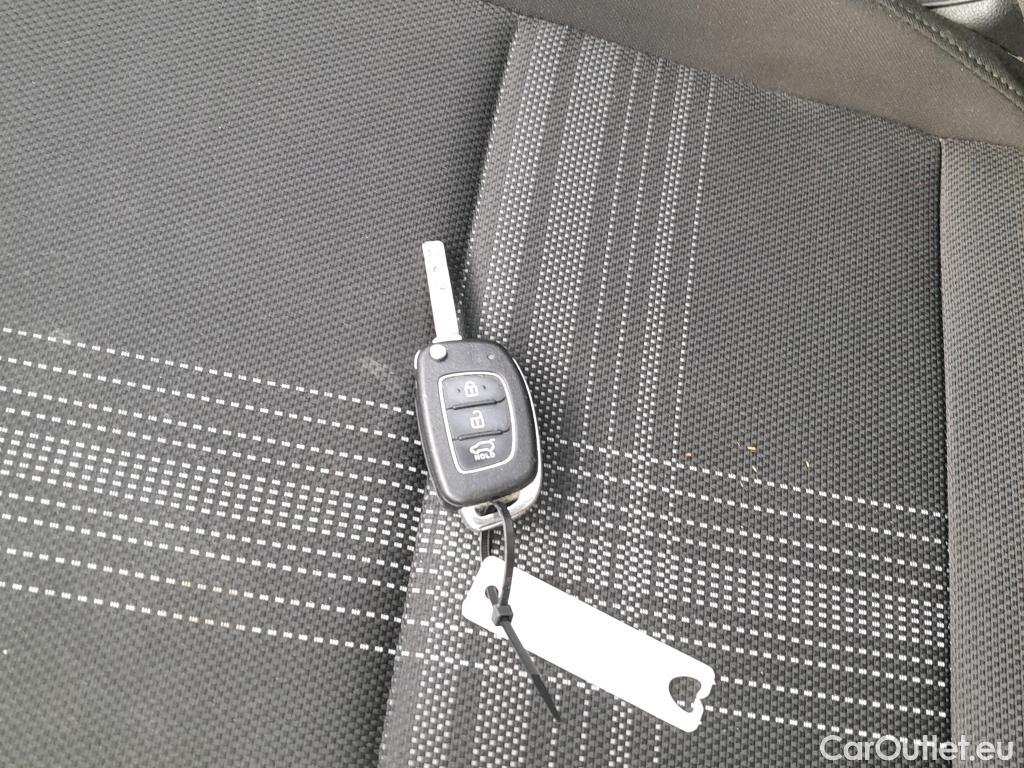  Hyundai  i20 HYUNDAI  / 2020 / 5P / berlina con portón 1.0 TGDI 74kW (100CV) 48V Essence #1