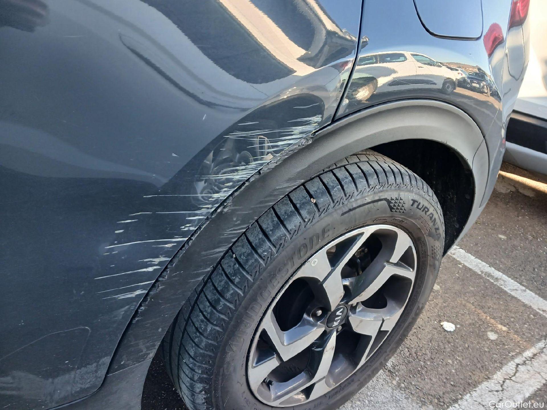  KIA  Sportage KIA  1.6MHEV Drive 100kW(136CV) 4x2(Crist Tintados) #9