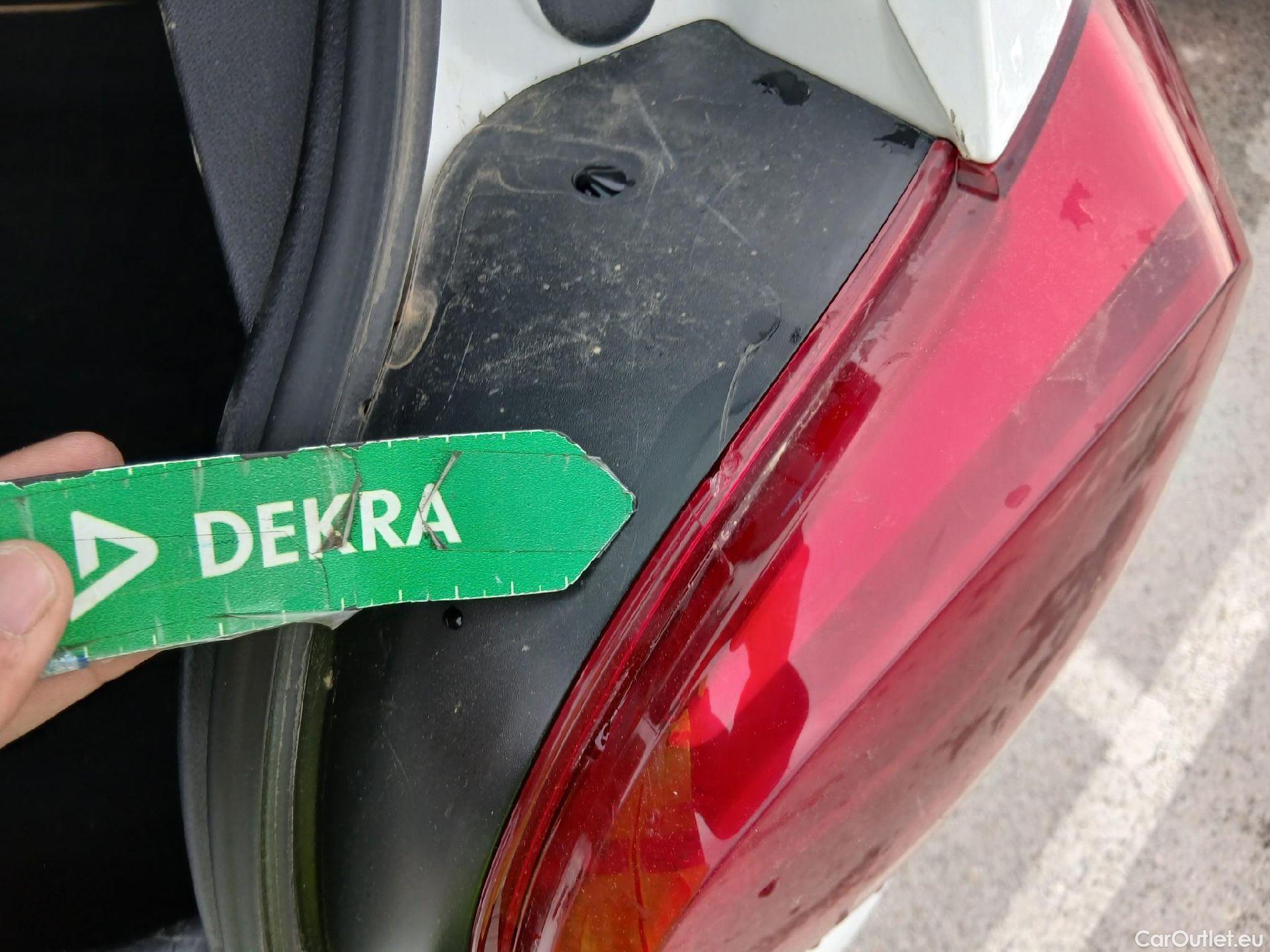  Citroen  C3 CITROEN  / 2020 / 5P / berlina con portón BlueHDi 75KW (100CV) S&S Live Pack #27