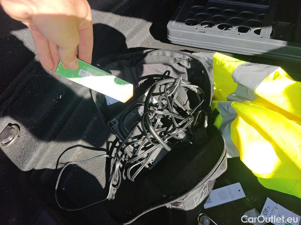  Mercedes  C-Klasse MERCEDES-BENZ Clase C / 2021 / 4P / sedán C 220 d #24